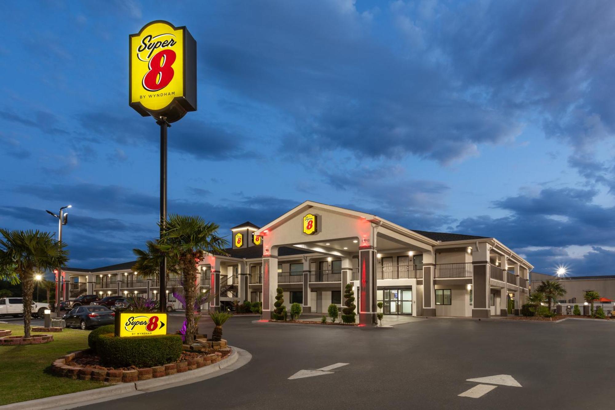 Super 8 By Wyndham Prattville Montgomery Екстериор снимка