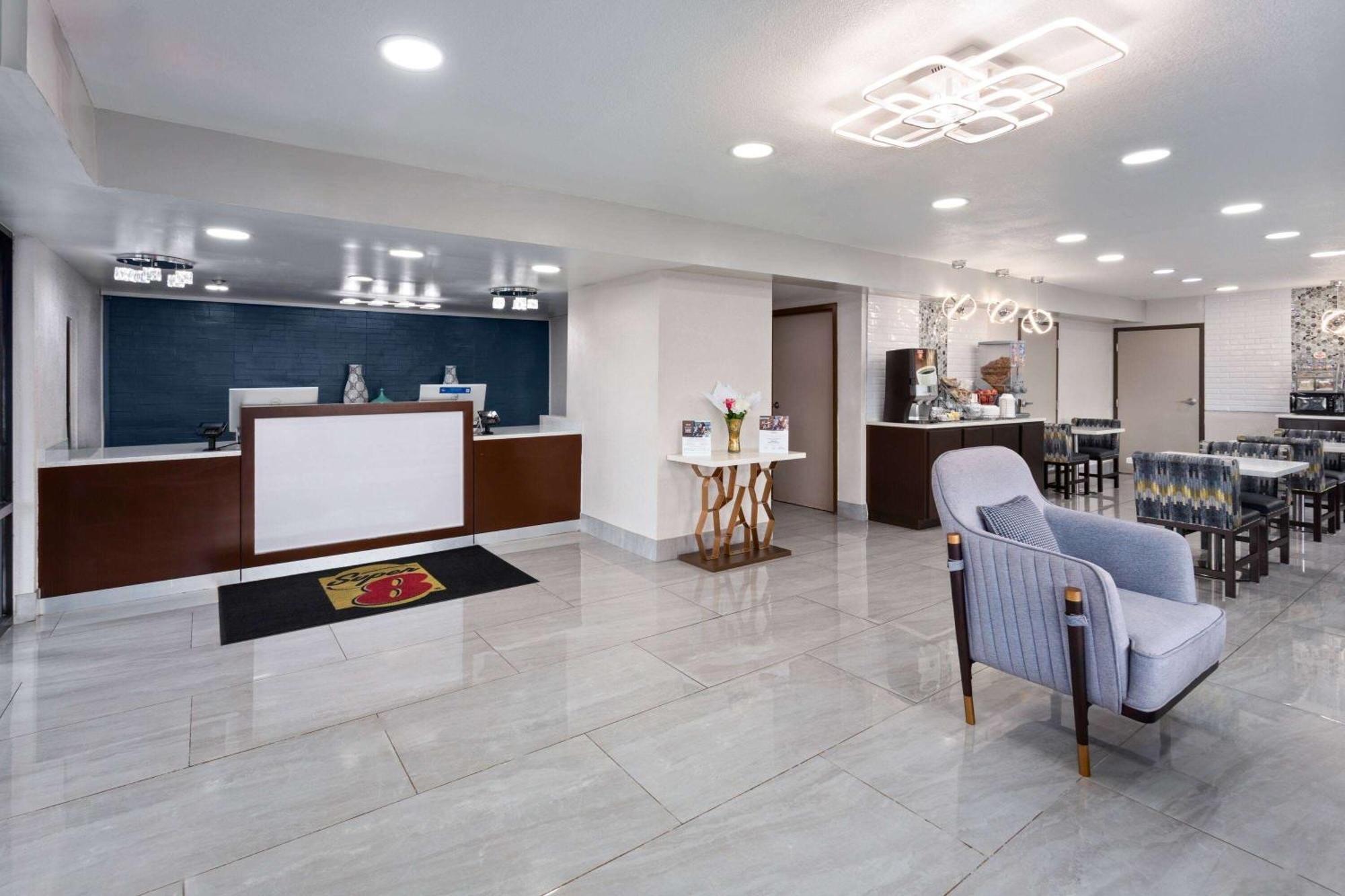 Super 8 By Wyndham Prattville Montgomery Екстериор снимка