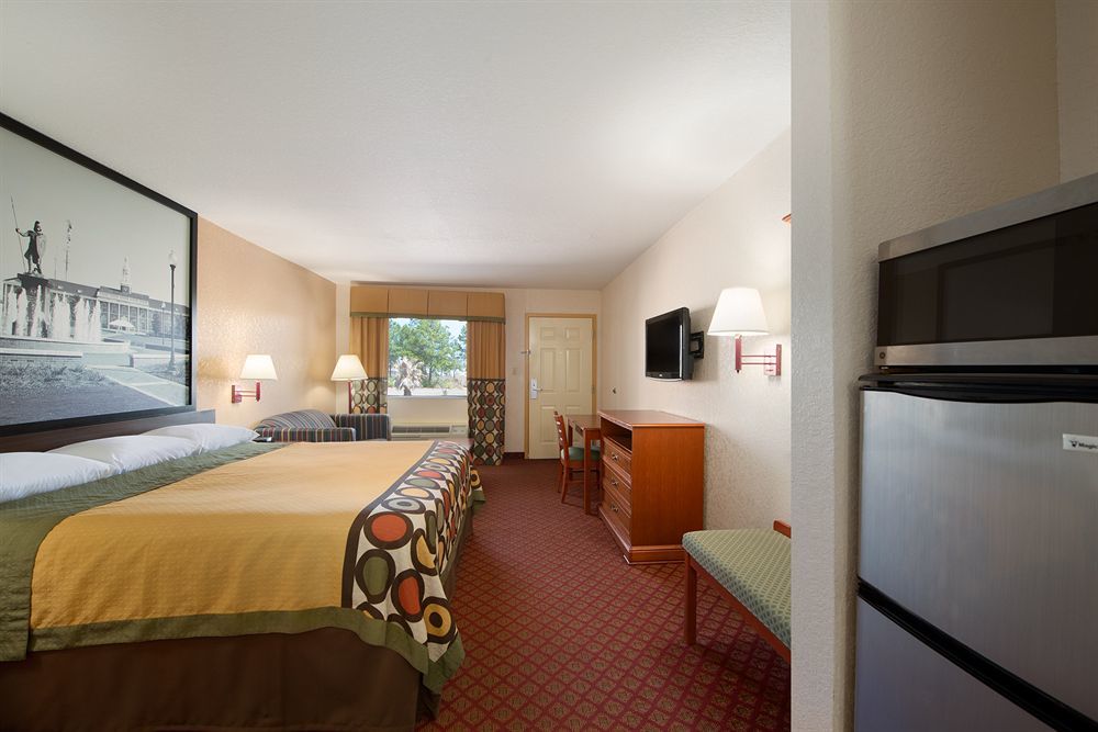 Super 8 By Wyndham Prattville Montgomery Екстериор снимка