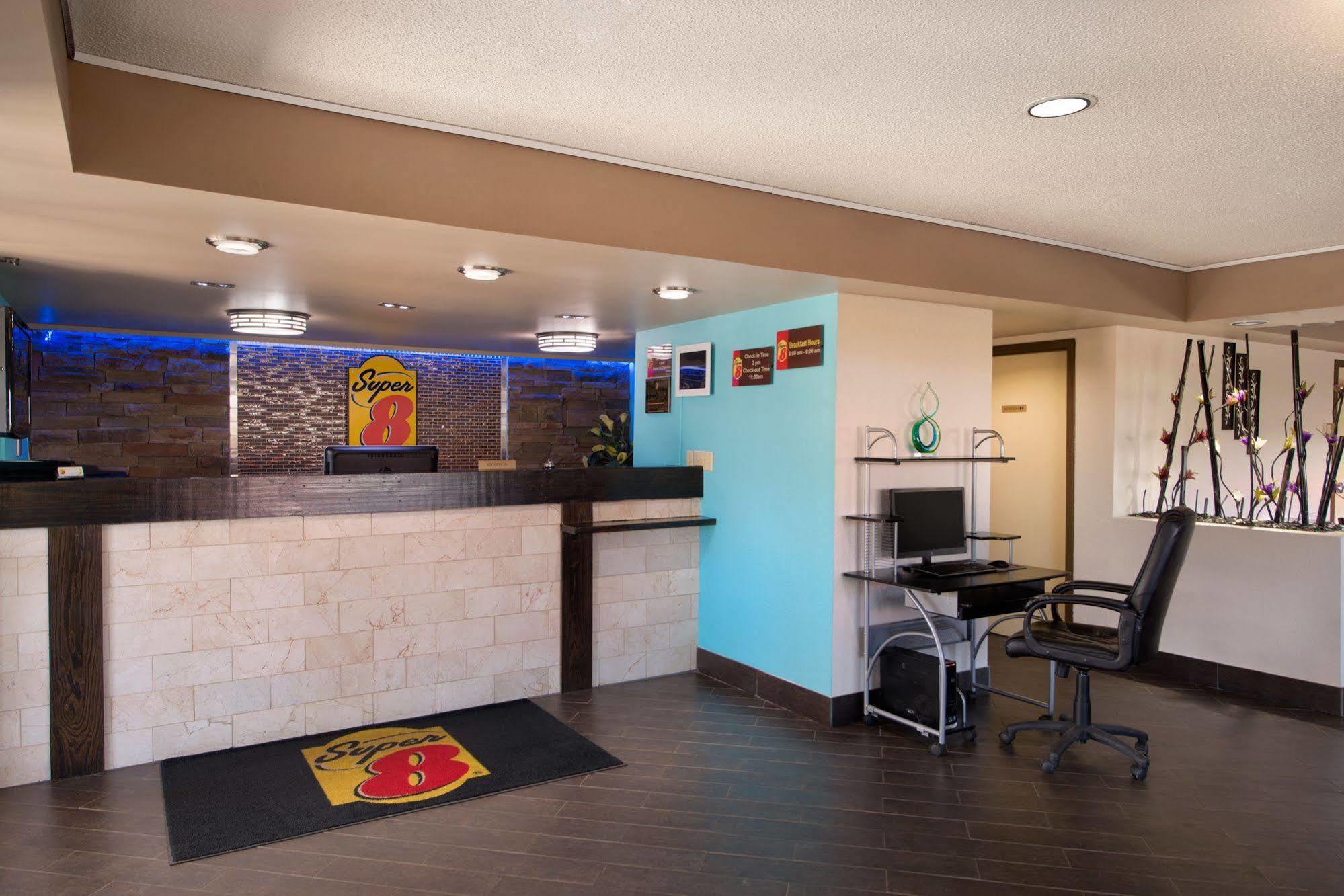 Super 8 By Wyndham Prattville Montgomery Екстериор снимка
