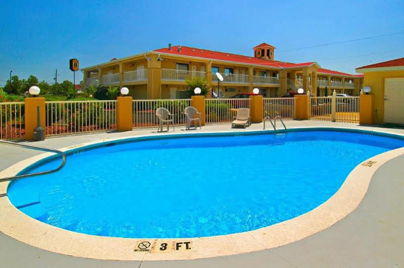 Super 8 By Wyndham Prattville Montgomery Екстериор снимка
